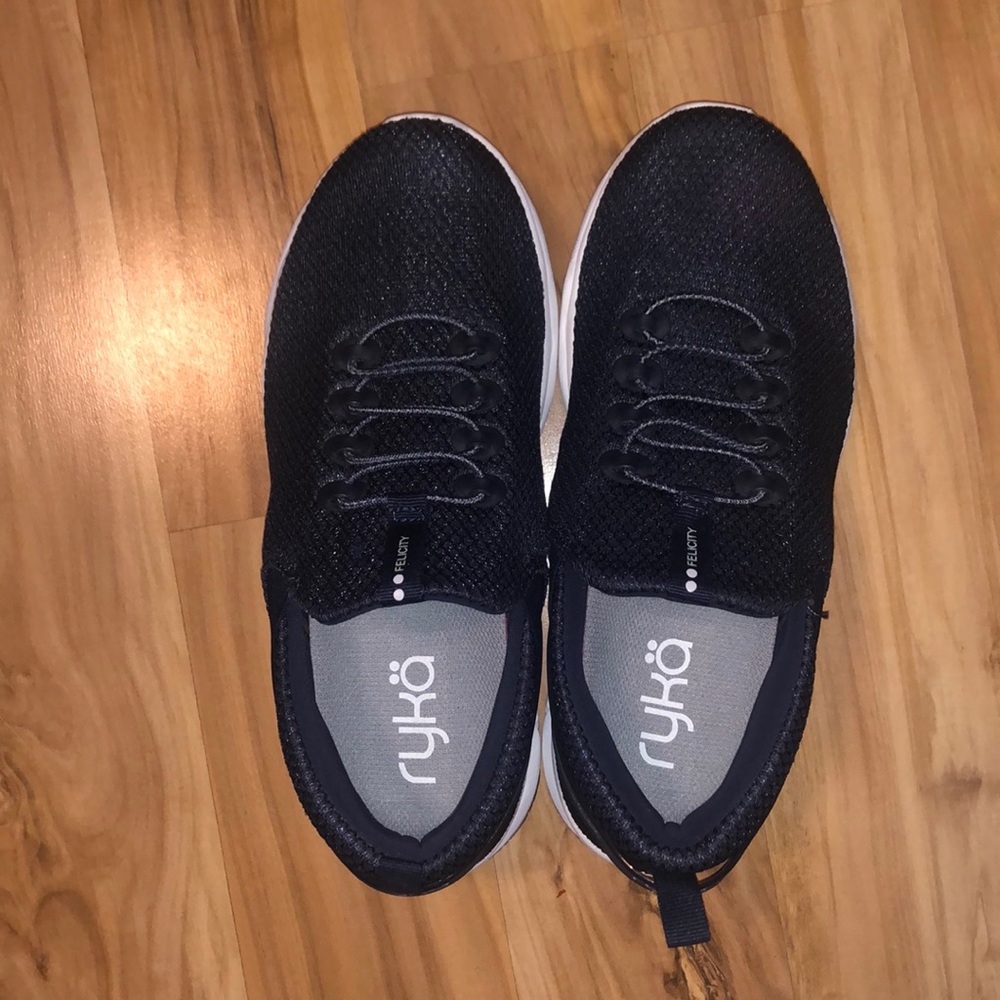 Ryka shoes never worn before in perfect condition!!
